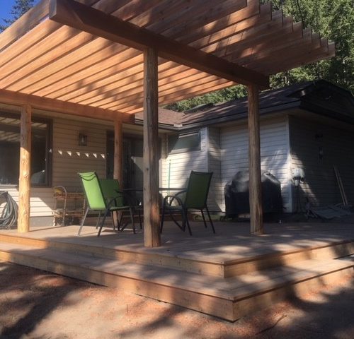 Reversible tub to shower conversion with low step entry for mobility friendly bathroom accessibility.
